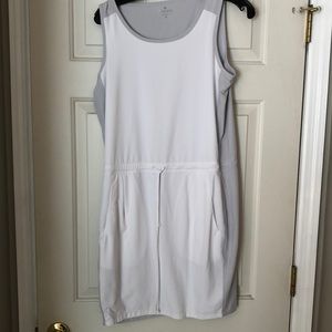 Chic & Sporty Dress w/pockets